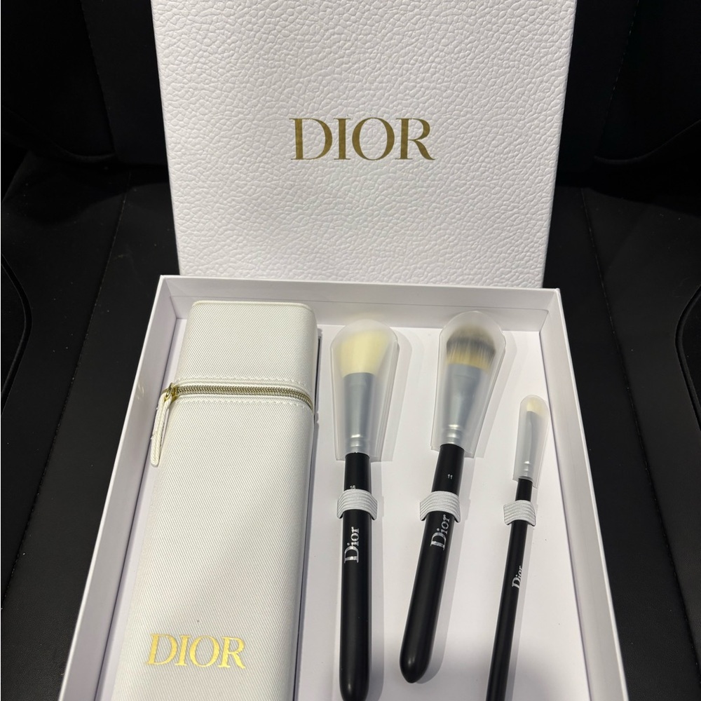 Dior White and Black Makeup Brush Set - Picture 2 of 3
